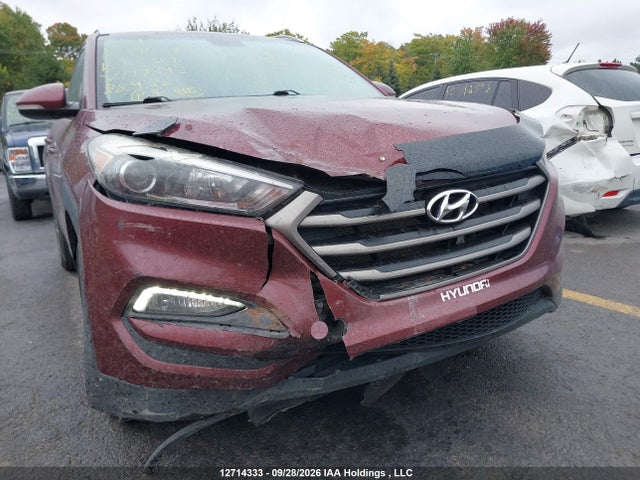 12714333 :رقم المزاد ، KM8J33A40GU197393 vin ، 2016 Hyundai Tucson Limited/sport And Eco/se مزاد بيع
