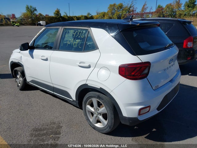 Продаж на аукціоні авто 2021 Hyundai Venue Essential Auto Ivt With Two-tone Body Colour, vin: KMHRB8A32MU109692, номер лоту: 12714336