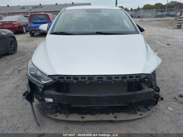 Hyundai ELANTRA SE 2017 5NPD74LF2HH144989 Image 13