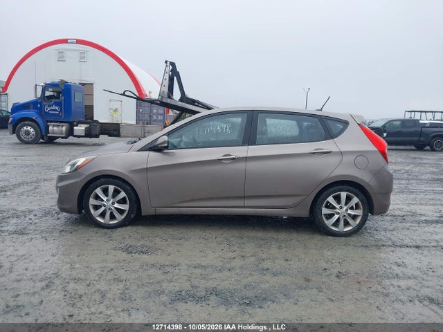 2014 Hyundai Accent Gls მანქანა იყიდება აუქციონზე, vin: KMHCU5AE6EU157472, აუქციონის ნომერი: 12714398