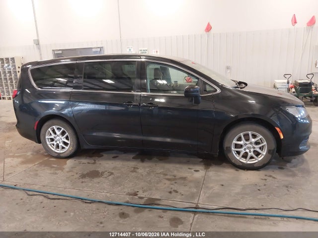 Chrysler Grand Caravan Sxt 2022 2C4RC1ZG9NR125368 Image 12