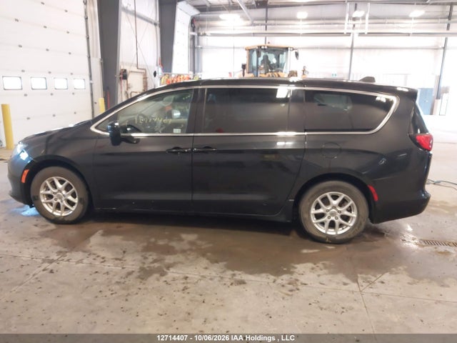Chrysler Grand Caravan Sxt 2022 2C4RC1ZG9NR125368 Image 13