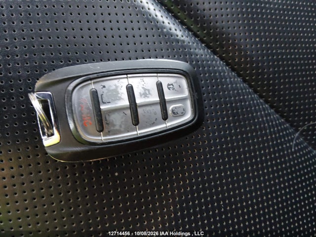 Chrysler Pacifica Limited 2019 2C4RC1GG0KR657929 Image 11