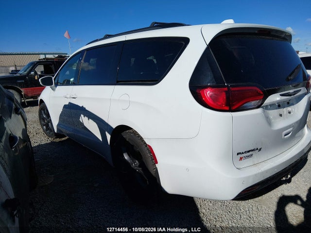 Chrysler Pacifica Limited 2019 2C4RC1GG0KR657929 Image 14