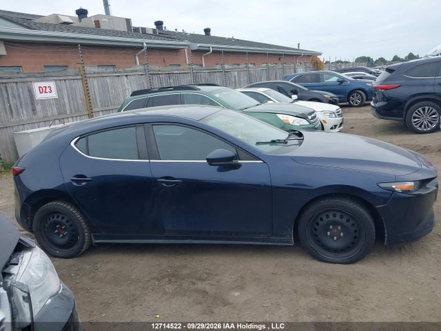 Продажа на аукционе авто 2019 Mazda 3 Preferred Plus, vin: JM1BPALM2K1106004, номер лота: 12714522