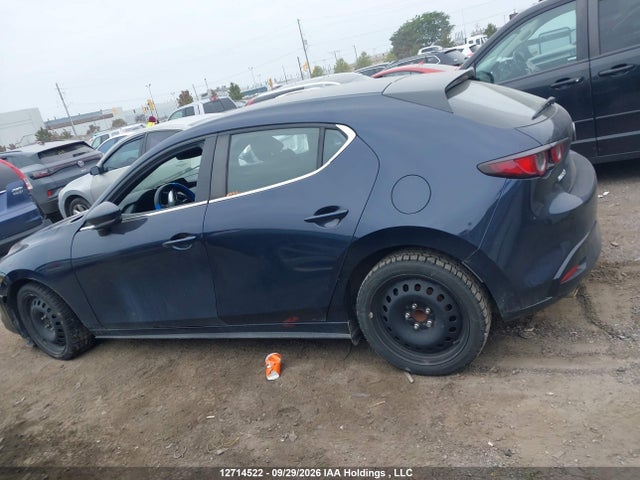 Продажа на аукционе авто 2019 Mazda 3 Preferred Plus, vin: JM1BPALM2K1106004, номер лота: 12714522