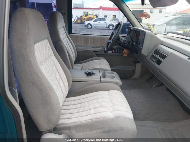 1993 Gmc Sierra C1500 მანქანა იყიდება აუქციონზე, vin: 2GTEC19H6P1561233, აუქციონის ნომერი: 12652817