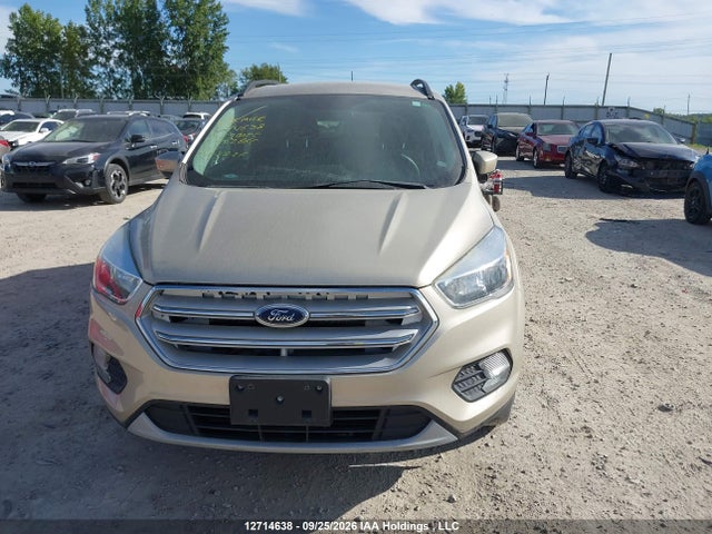 12714638 :رقم المزاد ، 1FMCU9GD4JUA32860 vin ، 2018 Ford Escape Se مزاد بيع