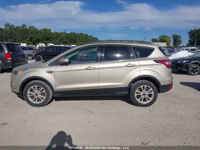 12714638 :رقم المزاد ، 1FMCU9GD4JUA32860 vin ، 2018 Ford Escape Se مزاد بيع