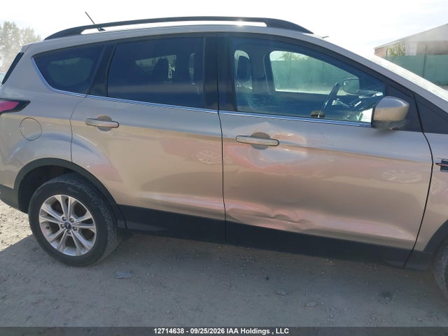 12714638 :رقم المزاد ، 1FMCU9GD4JUA32860 vin ، 2018 Ford Escape Se مزاد بيع