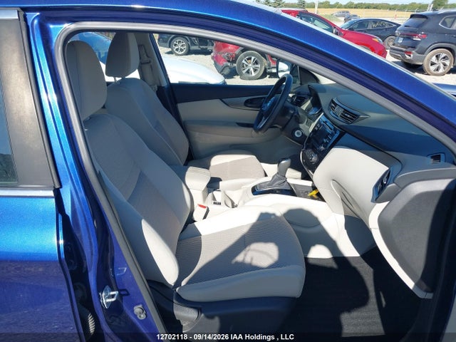 2017 Nissan Qashqai S/sl/sv მანქანა იყიდება აუქციონზე, vin: JN1BJ1CR1HW107057, აუქციონის ნომერი: 12702118