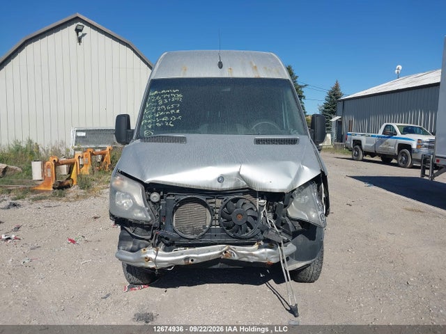 2014 Mercedes-benz Sprinter 2500 Standard Roof მანქანა იყიდება აუქციონზე, vin: WD3BE7DCXE5831842, აუქციონის ნომერი: 12674936