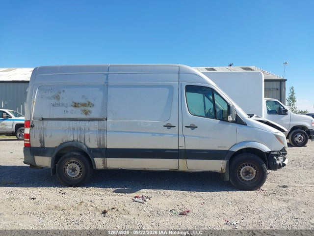 2014 Mercedes-benz Sprinter 2500 Standard Roof მანქანა იყიდება აუქციონზე, vin: WD3BE7DCXE5831842, აუქციონის ნომერი: 12674936
