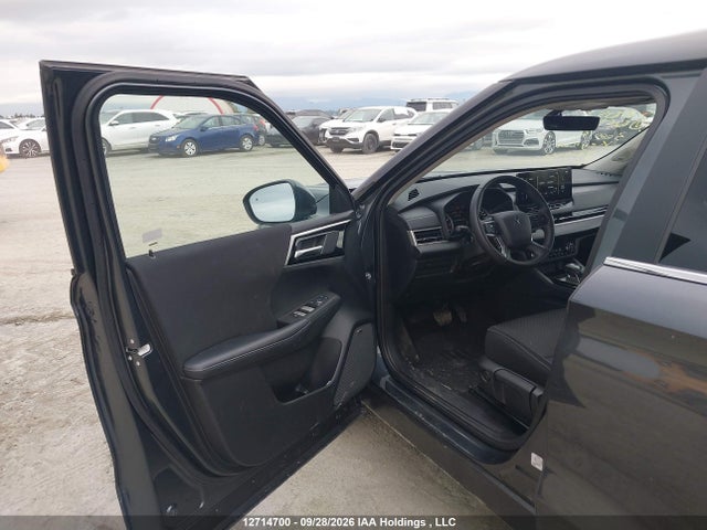 2025 Mitsubishi Outlander Es მანქანა იყიდება აუქციონზე, vin: JA4J4UA8XSZ626765, აუქციონის ნომერი: 12714700