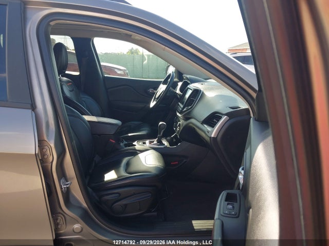 Продаж на аукціоні авто 2016 Jeep Cherokee Trailhawk, vin: 1C4PJMBS4GW365984, номер лоту: 12714792