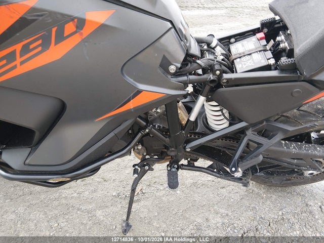 KTM 1290 Super Adventure S 2023 VBKV79405PM973179 Image 9