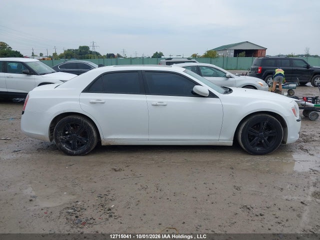 Продажа на аукционе авто 2013 Chrysler 300, vin: 2C3CCAAG0DH694121, номер лота: 12715041