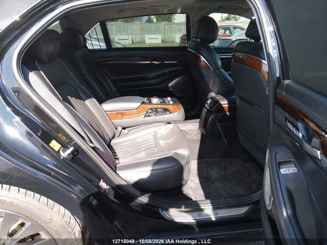 Genesis G90 Ultimate 2017 KMHG54JH5HU025228 Image 8