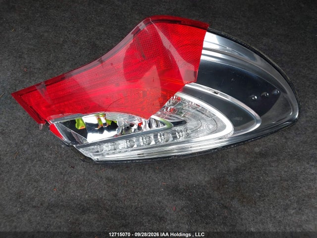 12715070 :رقم المزاد ، 1C3CCBCG3EN178122 vin ، 2014 Chrysler 200 مزاد بيع