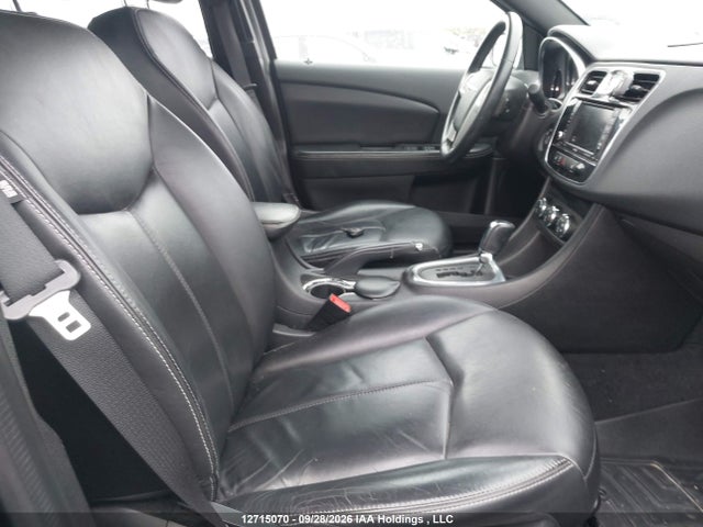 12715070 :رقم المزاد ، 1C3CCBCG3EN178122 vin ، 2014 Chrysler 200 مزاد بيع