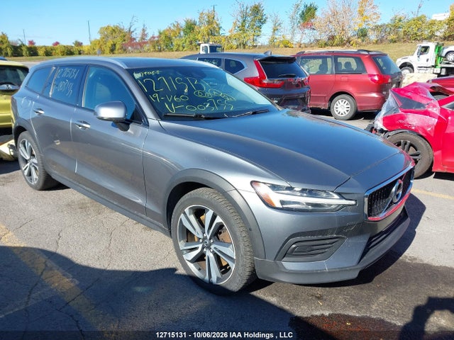 Aukcja sprzedaży 2019 Volvo V60 Cross Country, vin: YV4102WK7K1003755, numer aukcji: 12715131