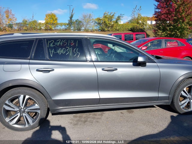 Aukcja sprzedaży 2019 Volvo V60 Cross Country, vin: YV4102WK7K1003755, numer aukcji: 12715131