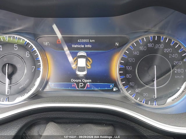 Chrysler 200 C 2016 1C3CCCCG5GN163470 Image 15