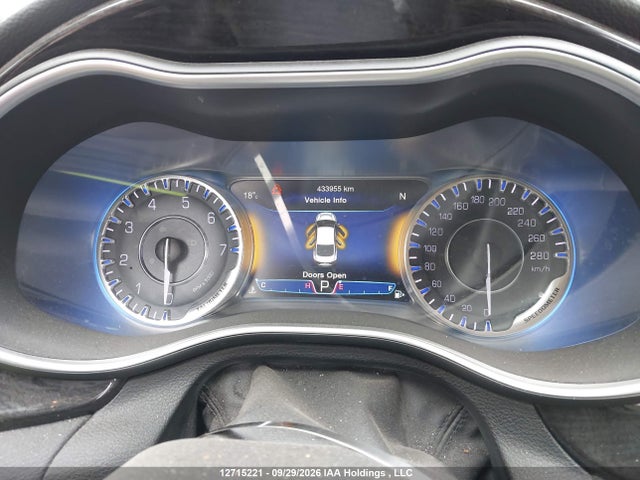 Chrysler 200 C 2016 1C3CCCCG5GN163470 Image 7