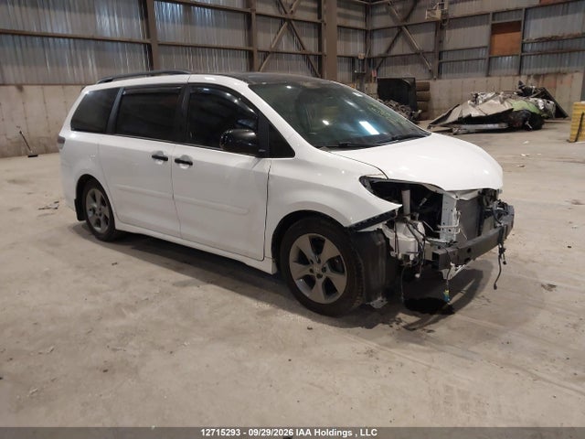 12715293 :رقم المزاد ، 5TDXZ3DC6LS061171 vin ، 2020 Toyota Sienna Se 8-passenger مزاد بيع