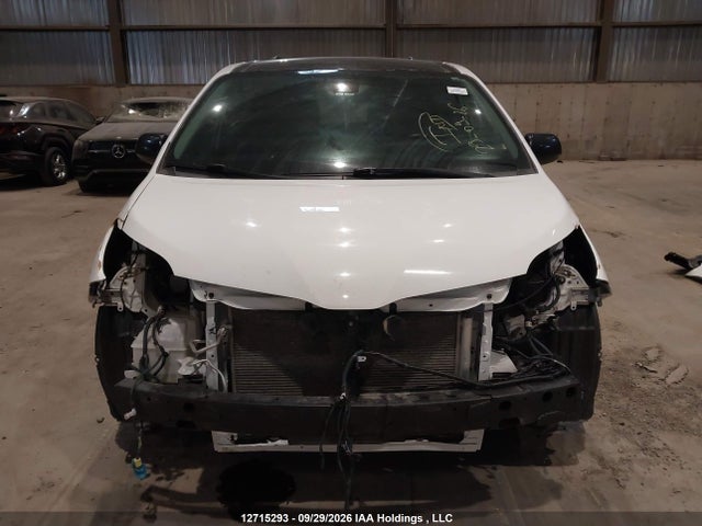 12715293 :رقم المزاد ، 5TDXZ3DC6LS061171 vin ، 2020 Toyota Sienna Se 8-passenger مزاد بيع