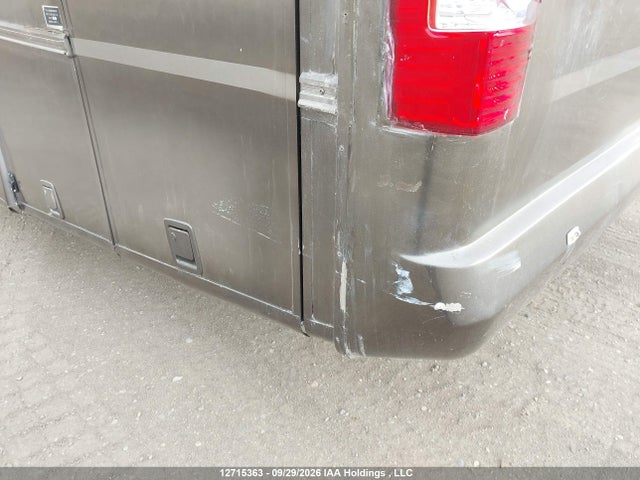 12715363 :رقم المزاد ، 1GBLP37J6X3303953 vin ، 1999 Chevrolet P30 مزاد بيع