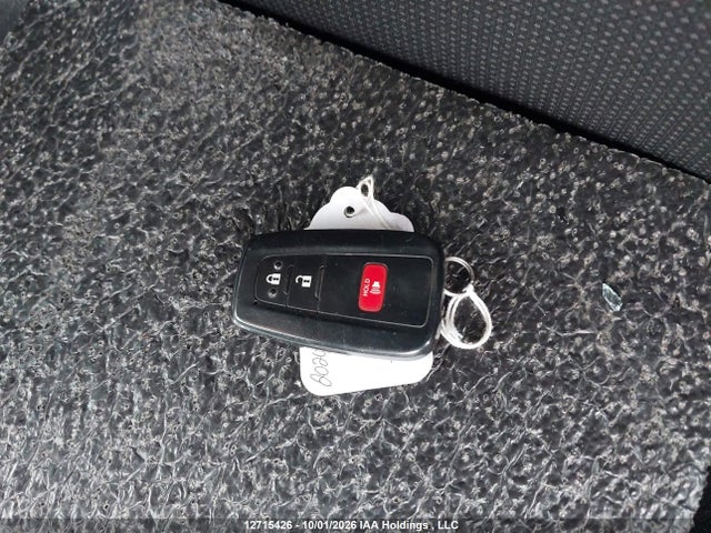 12715426 :رقم المزاد ، JTDL9RFU8L3019660 vin ، 2020 Toyota Prius Awd-e مزاد بيع