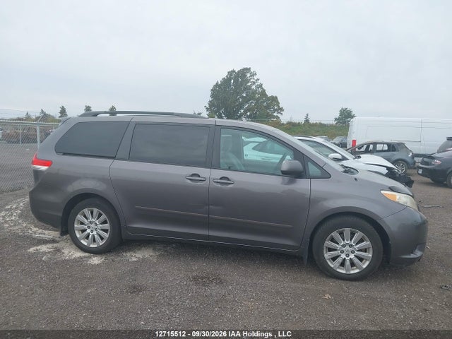 12715512 :رقم المزاد ، 5TDJK3DC4BS009613 vin ، 2011 Toyota Sienna Le 7 Passenger مزاد بيع