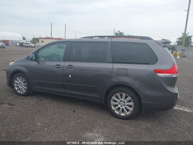 12715512 :رقم المزاد ، 5TDJK3DC4BS009613 vin ، 2011 Toyota Sienna Le 7 Passenger مزاد بيع