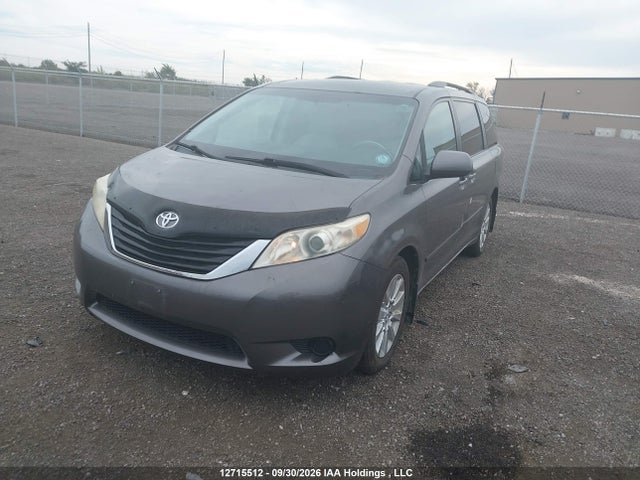 12715512 :رقم المزاد ، 5TDJK3DC4BS009613 vin ، 2011 Toyota Sienna Le 7 Passenger مزاد بيع
