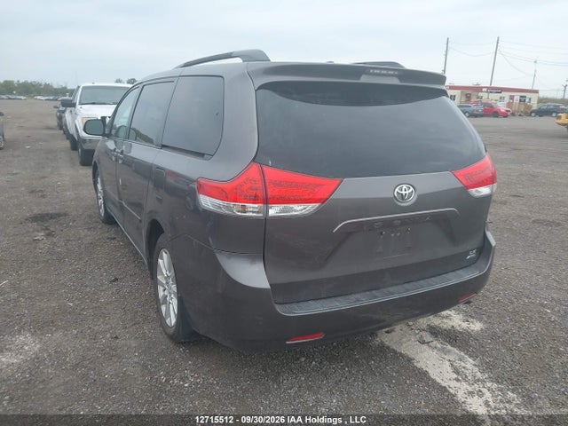 12715512 :رقم المزاد ، 5TDJK3DC4BS009613 vin ، 2011 Toyota Sienna Le 7 Passenger مزاد بيع