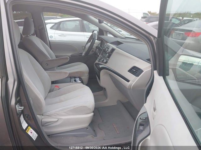 12715512 :رقم المزاد ، 5TDJK3DC4BS009613 vin ، 2011 Toyota Sienna Le 7 Passenger مزاد بيع