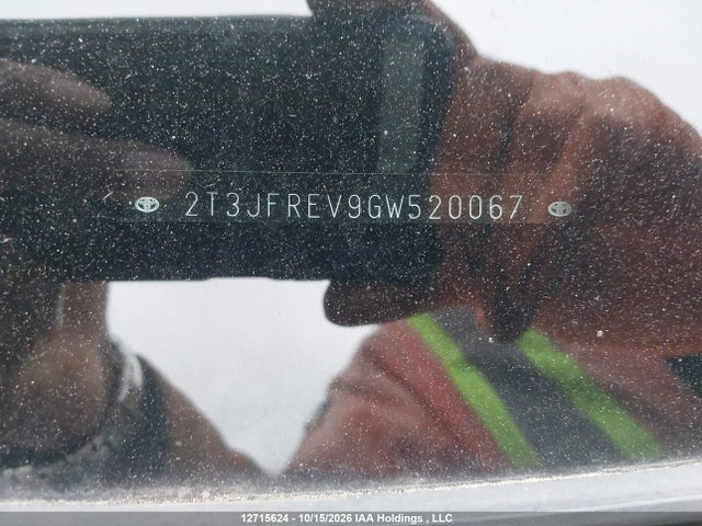 2T3JFREV9GW520067 Toyota RAV4 SE