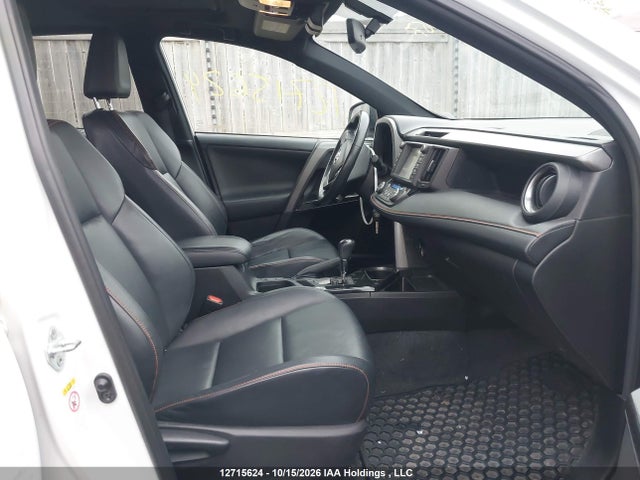 2T3JFREV9GW520067 Toyota RAV4 SE