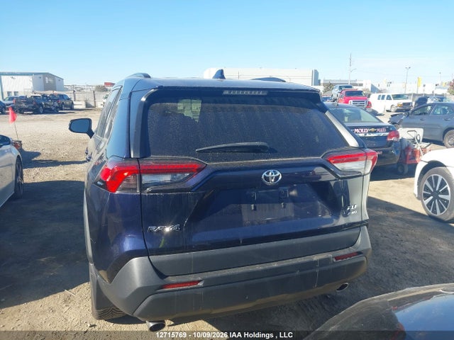 Продажа на аукционе авто 2021 Toyota Rav4, vin: 2T3R1RFV9MC154477, номер лота: 12715769