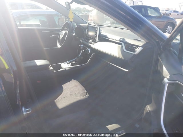 Продажа на аукционе авто 2021 Toyota Rav4, vin: 2T3R1RFV9MC154477, номер лота: 12715769