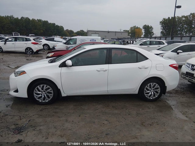 12715801 :رقم المزاد ، 2T1BURHE5JC119686 vin ، 2018 Toyota Corolla Le مزاد بيع