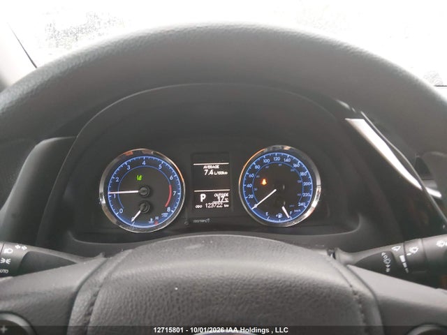 12715801 :رقم المزاد ، 2T1BURHE5JC119686 vin ، 2018 Toyota Corolla Le مزاد بيع
