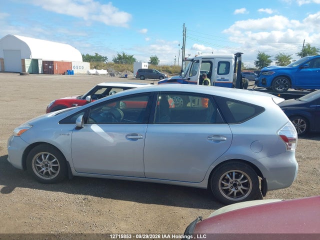 Toyota PRIUS V 2014 JTDZN3EUXEJ002930 Image 14
