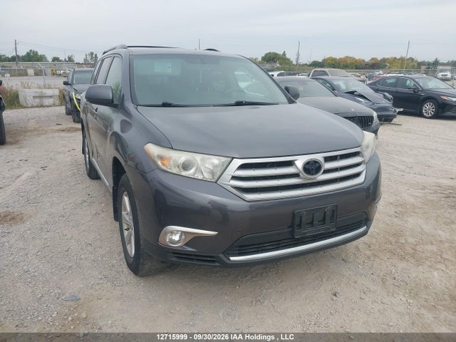 12715999 :رقم المزاد ، 5TDBK3EH3BS067713 vin ، 2011 Toyota Highlander V6 مزاد بيع