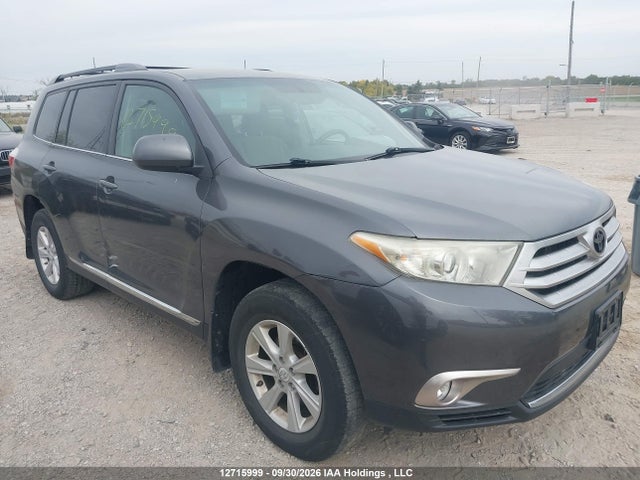 12715999 :رقم المزاد ، 5TDBK3EH3BS067713 vin ، 2011 Toyota Highlander V6 مزاد بيع