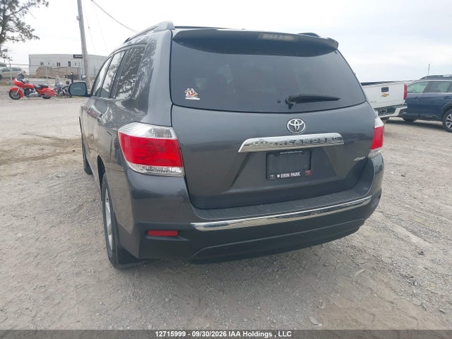 12715999 :رقم المزاد ، 5TDBK3EH3BS067713 vin ، 2011 Toyota Highlander V6 مزاد بيع