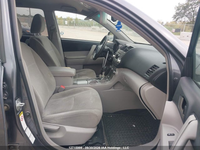 12715999 :رقم المزاد ، 5TDBK3EH3BS067713 vin ، 2011 Toyota Highlander V6 مزاد بيع