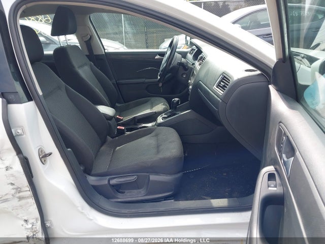 3VW2K7AJ9EM280425 Volkswagen Jetta 2.0l Trendline+