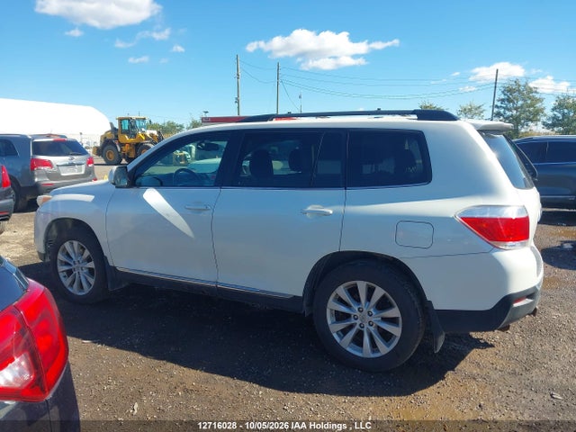 Aukcja sprzedaży 2013 Toyota Highlander V6, vin: 5TDBK3EH9DS266817, numer aukcji: 12716028